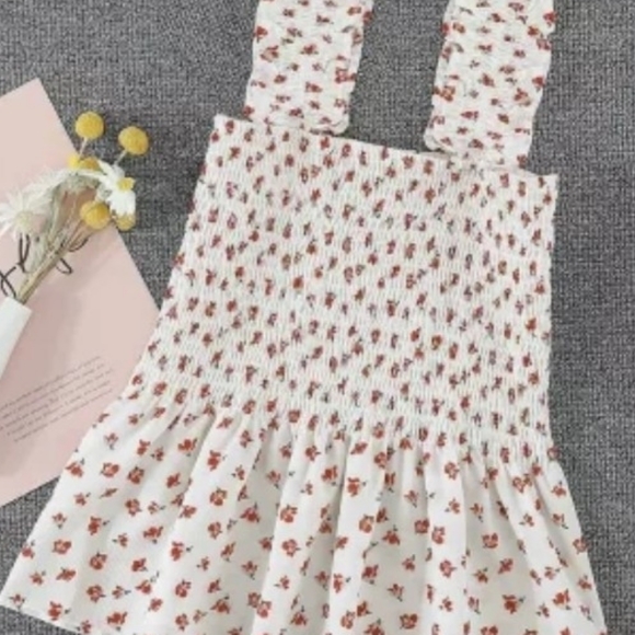 🌼1 S Left❤New boutique smocked tank - Picture 2 of 7